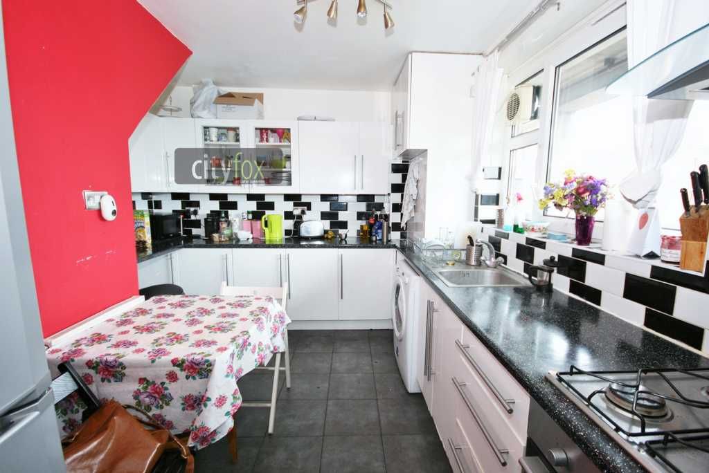 Property photo 1 of 12 3 Bed Maisonette Moments From Brick Lane