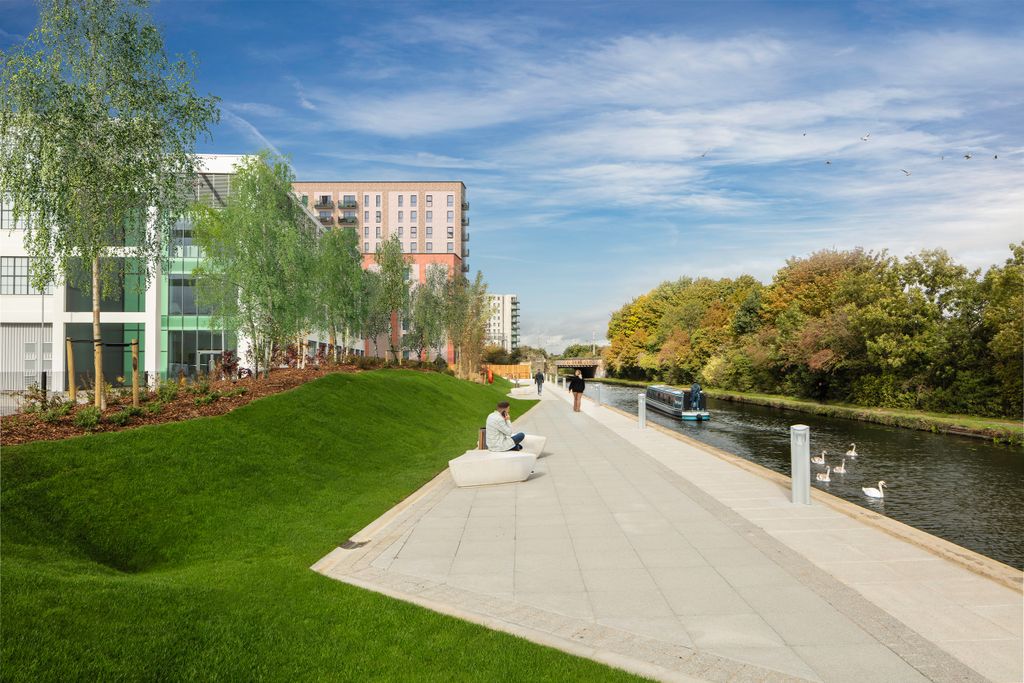 Property photo 2 of 7 Canalside