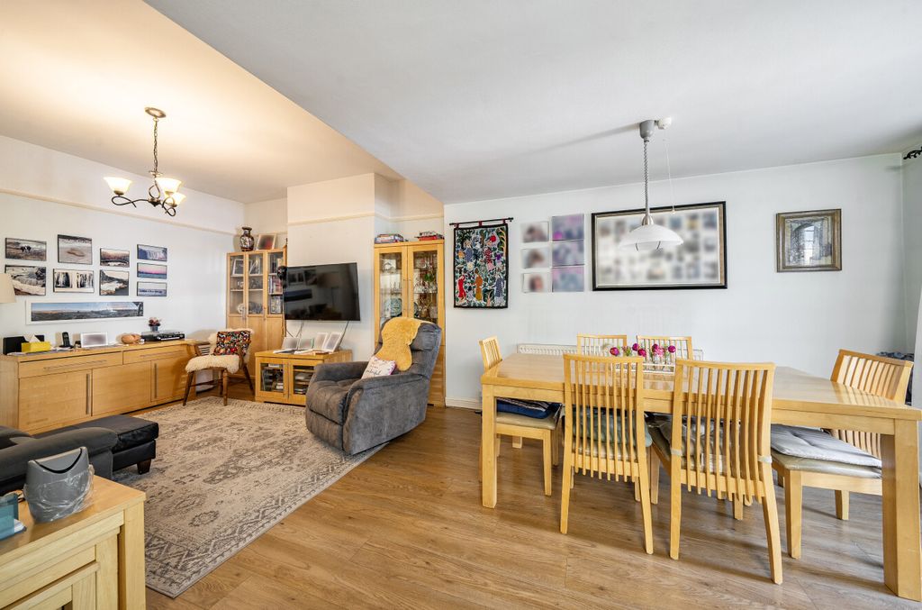 Property photo 2 of 22 1523896-17-6Ab141...