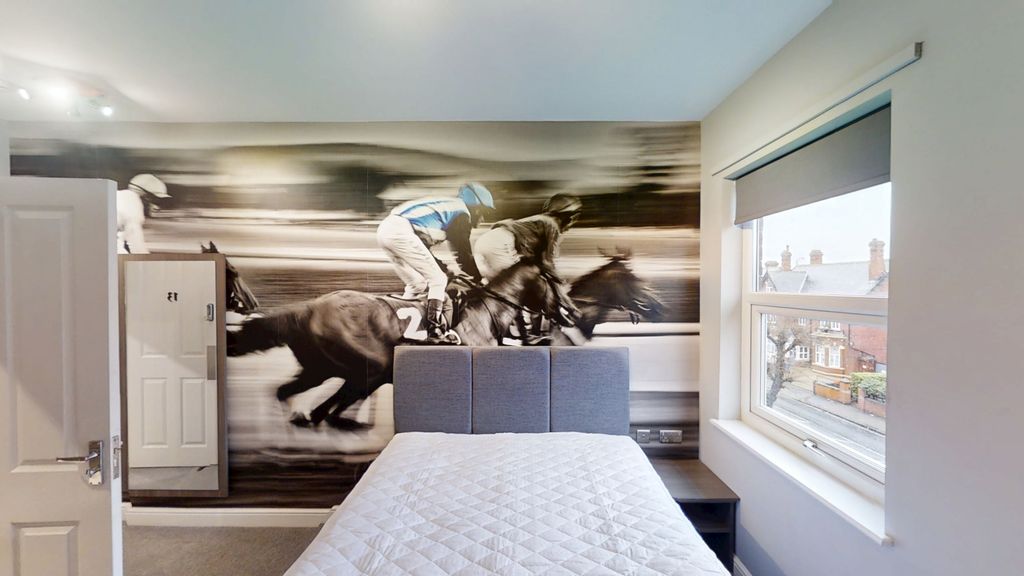 Property photo 2 of 7 R-13