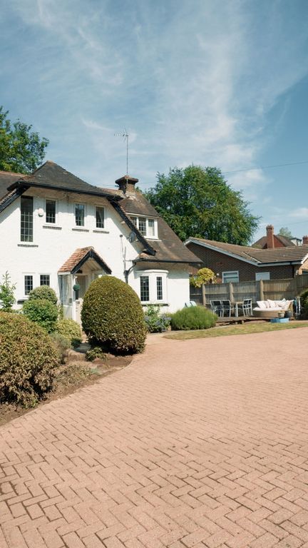 Property photo 2 of 39