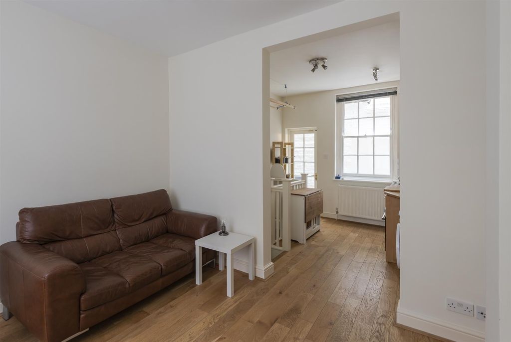 Property photo 1 of 13 4 Middle Street - Low Res - _Npp4905.Jpg