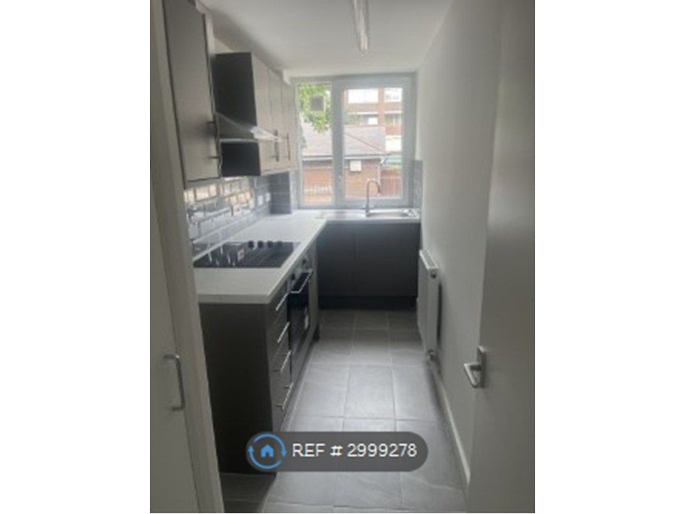 Property photo 1 of 9 Kitchen
