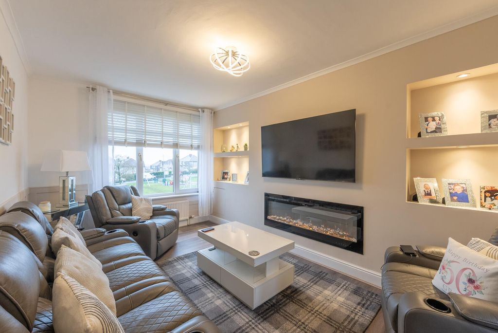 Property photo 3 of 22 Living Room