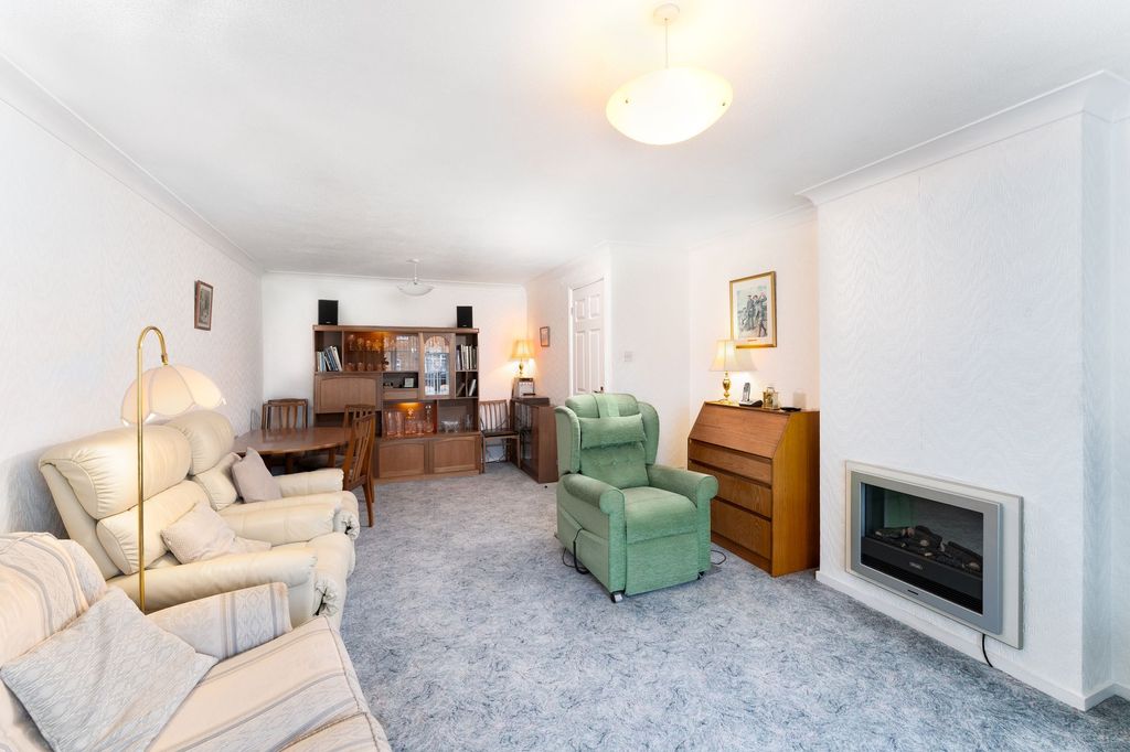 Property photo 3 of 11