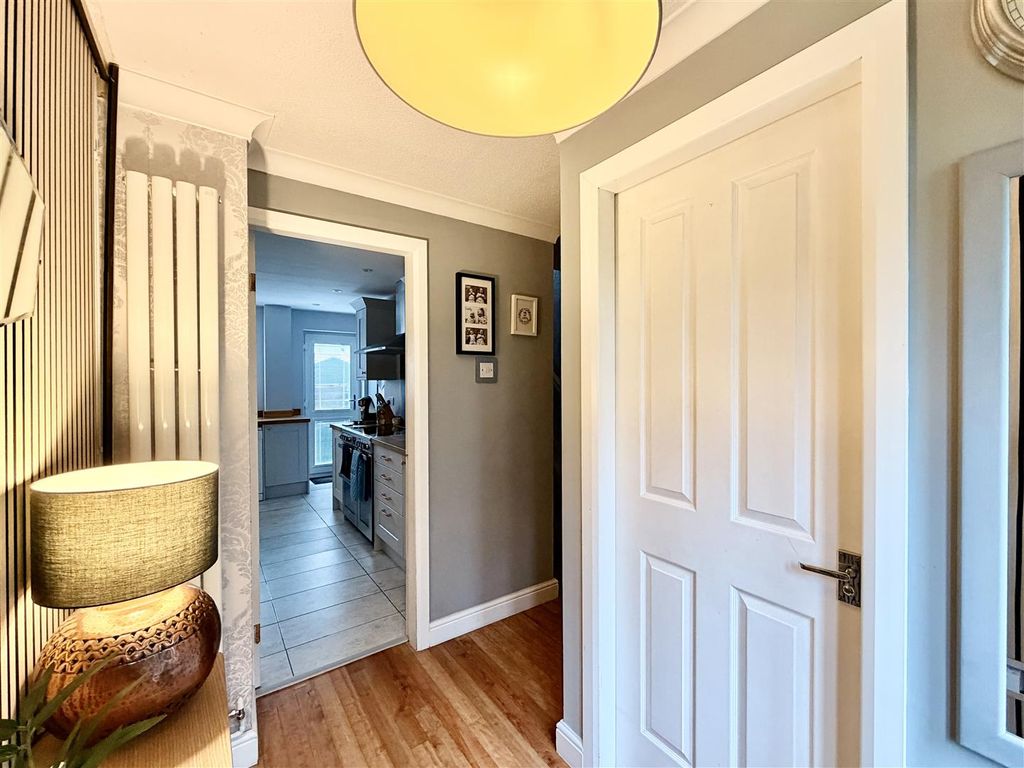 Property photo 3 of 21 3