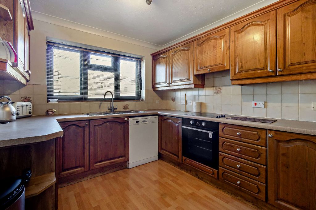 Property photo 2 of 16 Photo 1