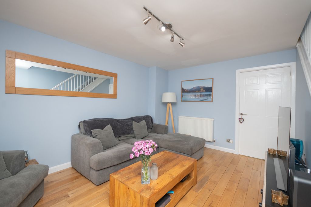 Property photo 2 of 19 Lounge