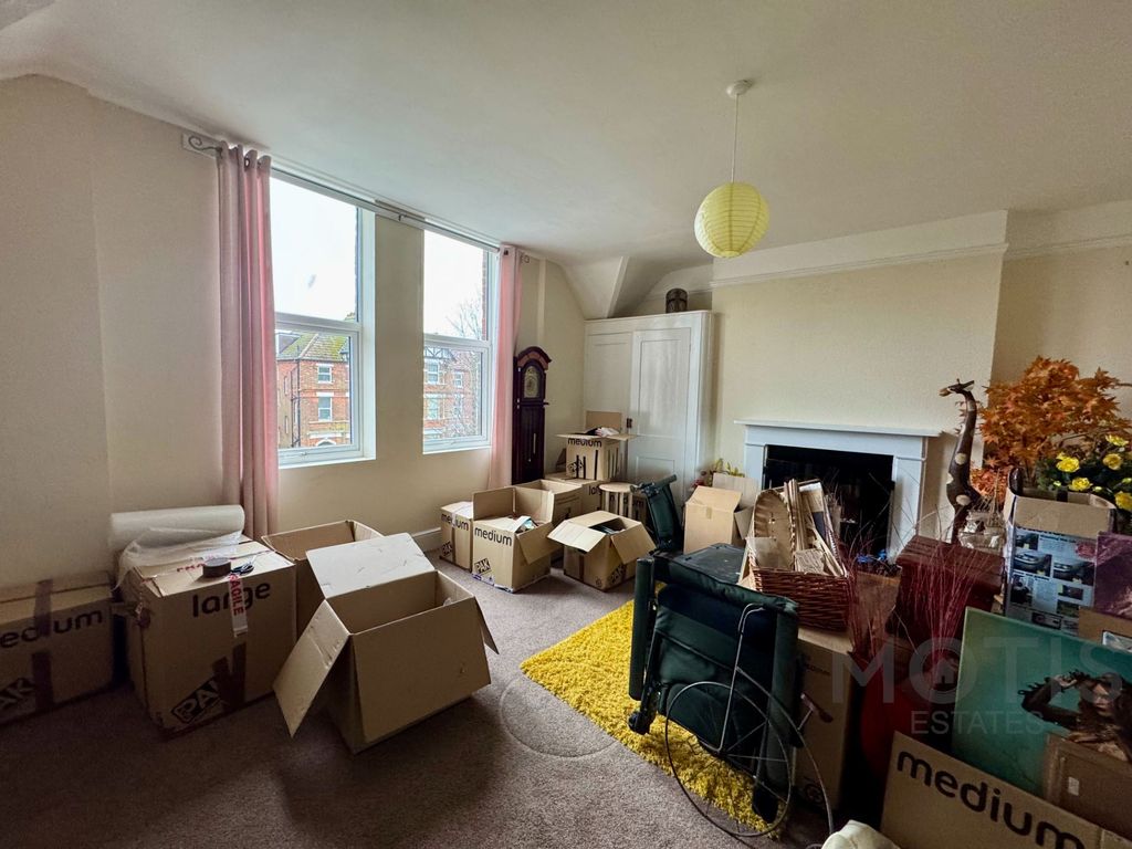 Property photo 3 of 8 Photo 2