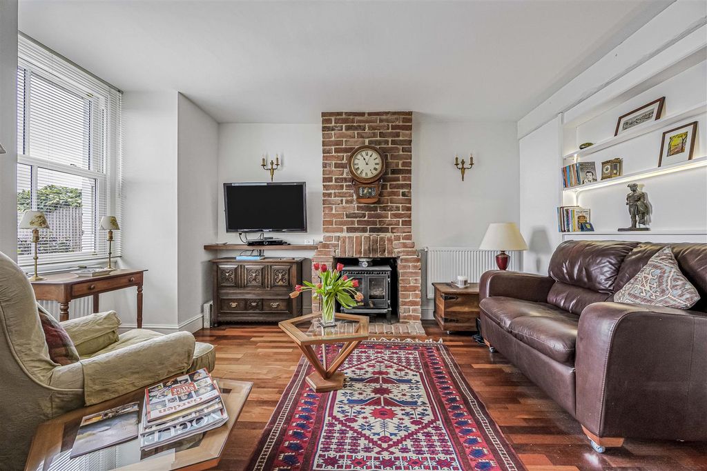 Property photo 2 of 24 Living Room