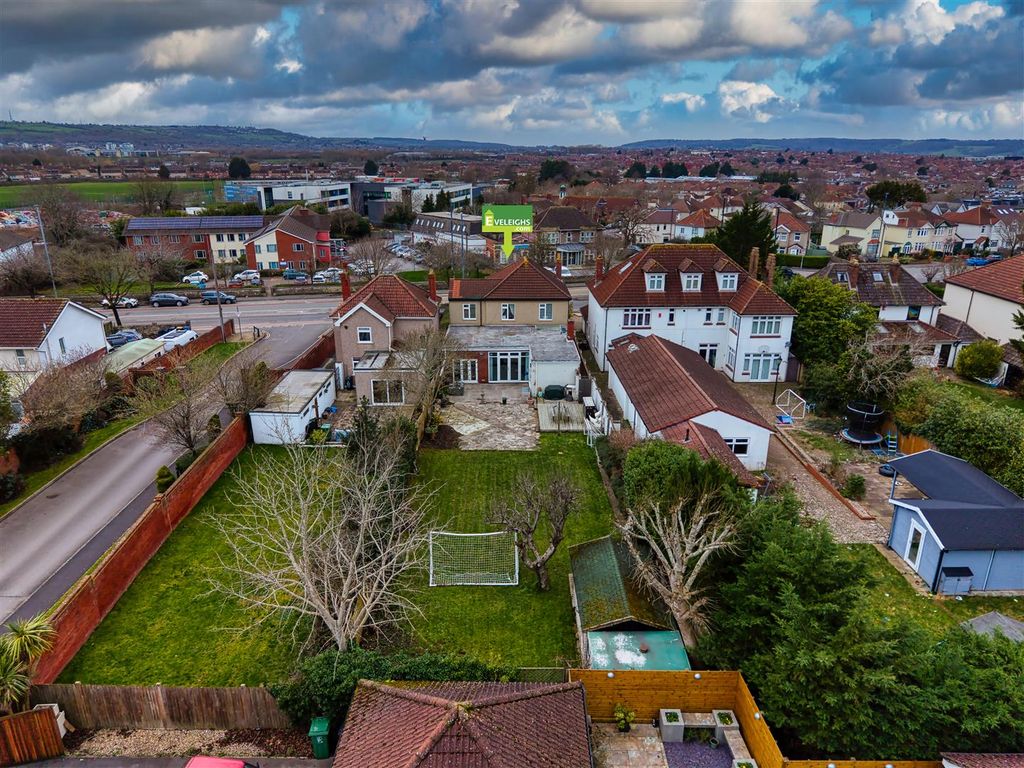 Property photo 2 of 30