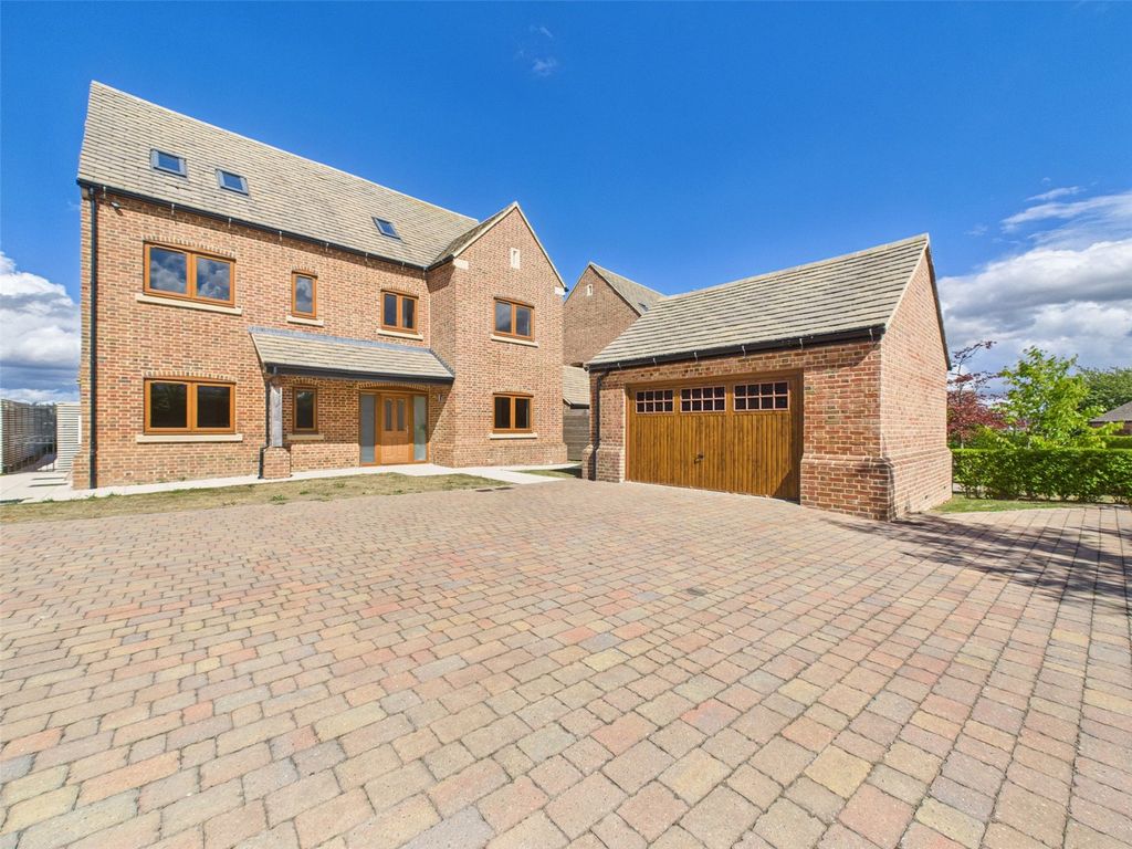 Property photo 1 of 32 Picture No. 02