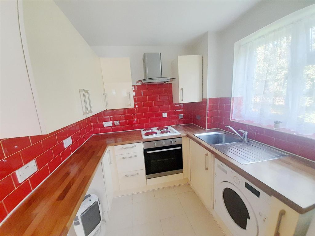 Property photo 2 of 14 5