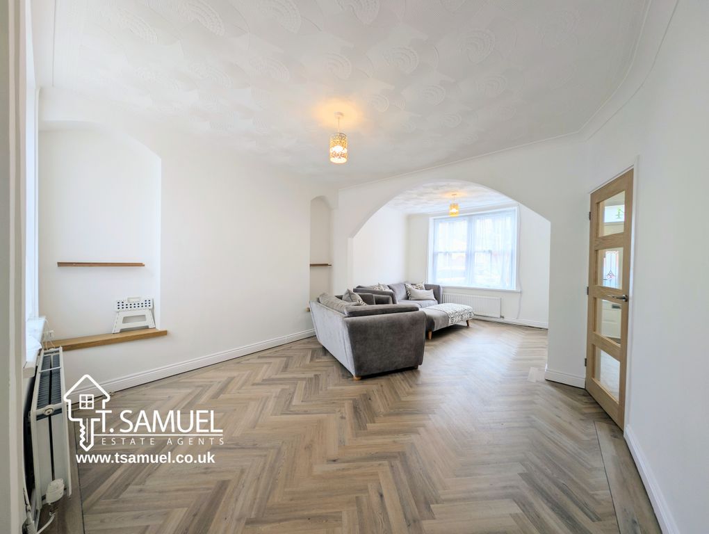 Property photo 3 of 24 Living Room