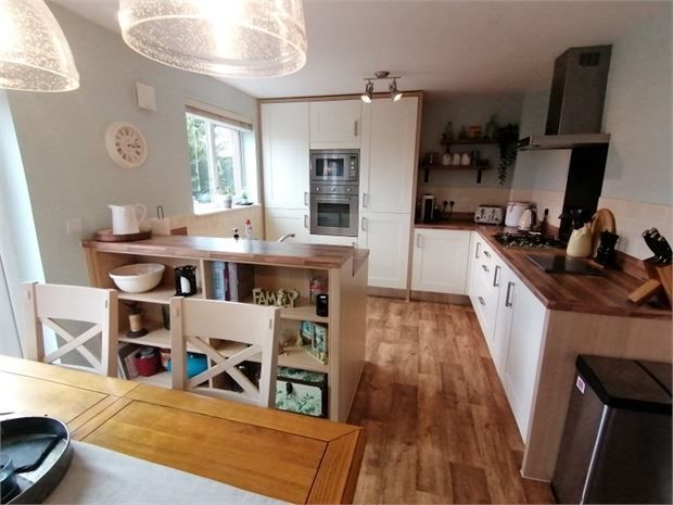 Property photo 3 of 12 Kitchen
