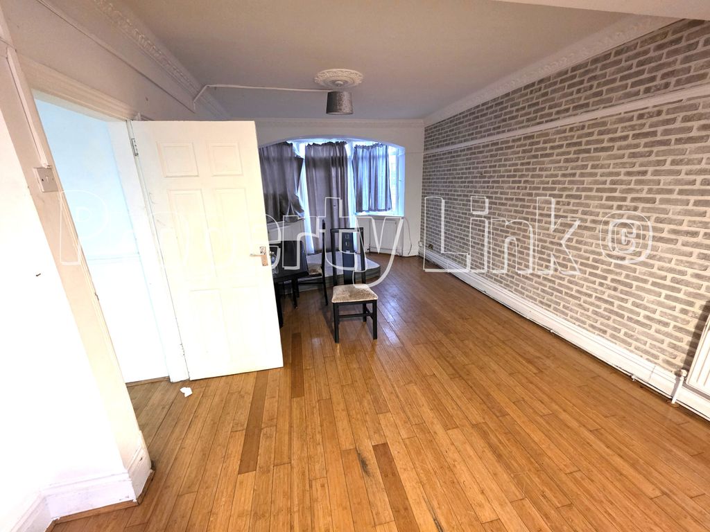 Property photo 3 of 29