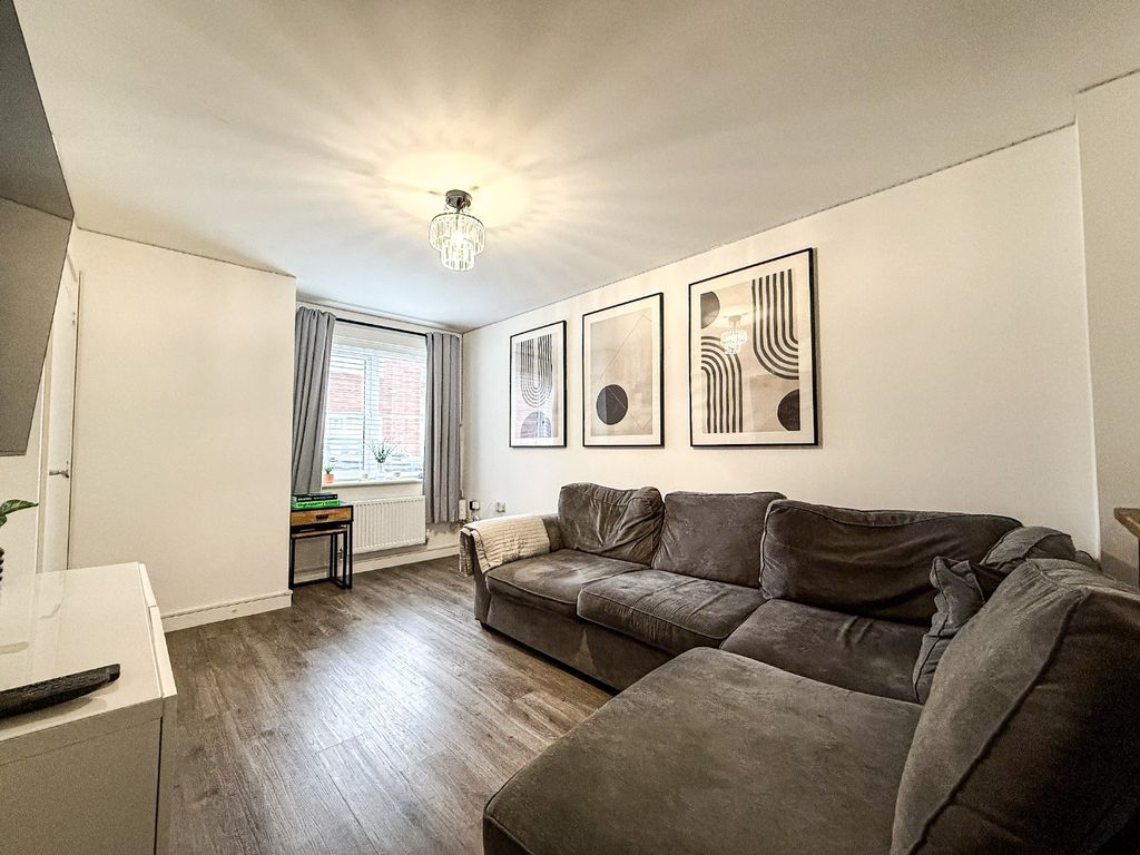 Property photo 3 of 15 4839785