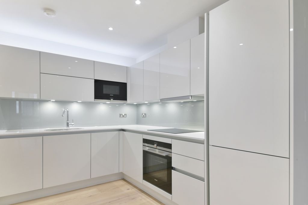 Property photo 3 of 9 Kitchen