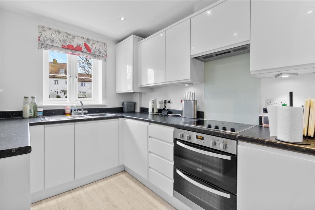 Property photo 2 of 23 Kitchen