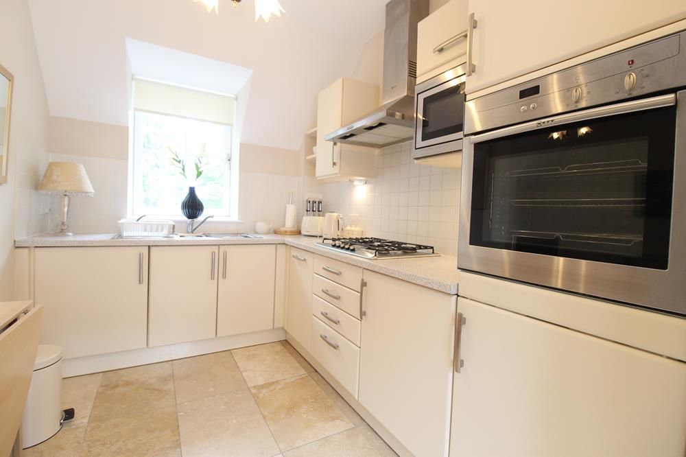 Property photo 3 of 16 Kitchen
