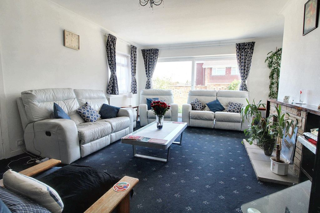 Property photo 2 of 22