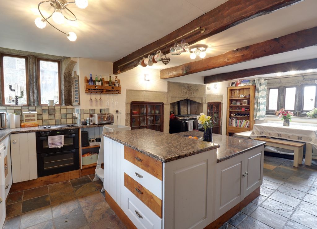 Property photo 3 of 22 Kitchen 1