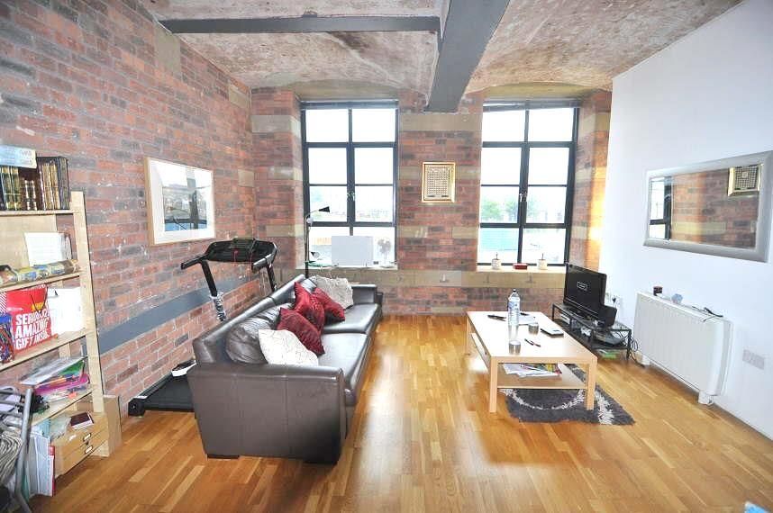 Property photo 2 of 4 Open-Plan Lounge/Kitchen