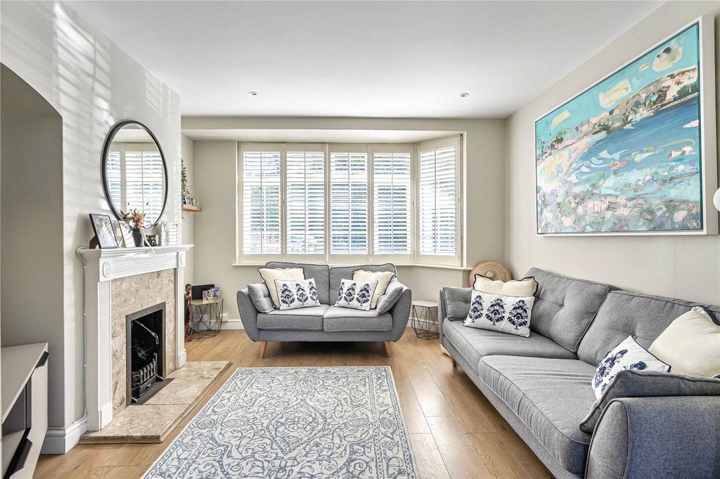 Property photo 3 of 30 Living Room