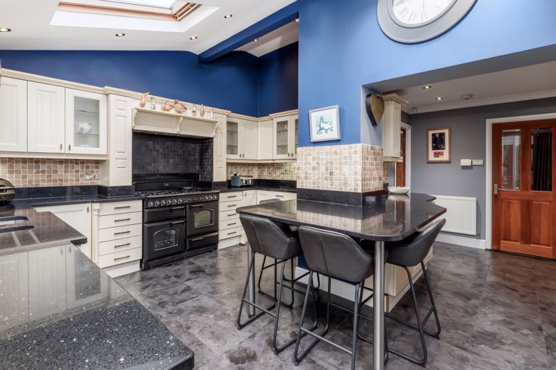 Property photo 2 of 45 Dining Kitchen