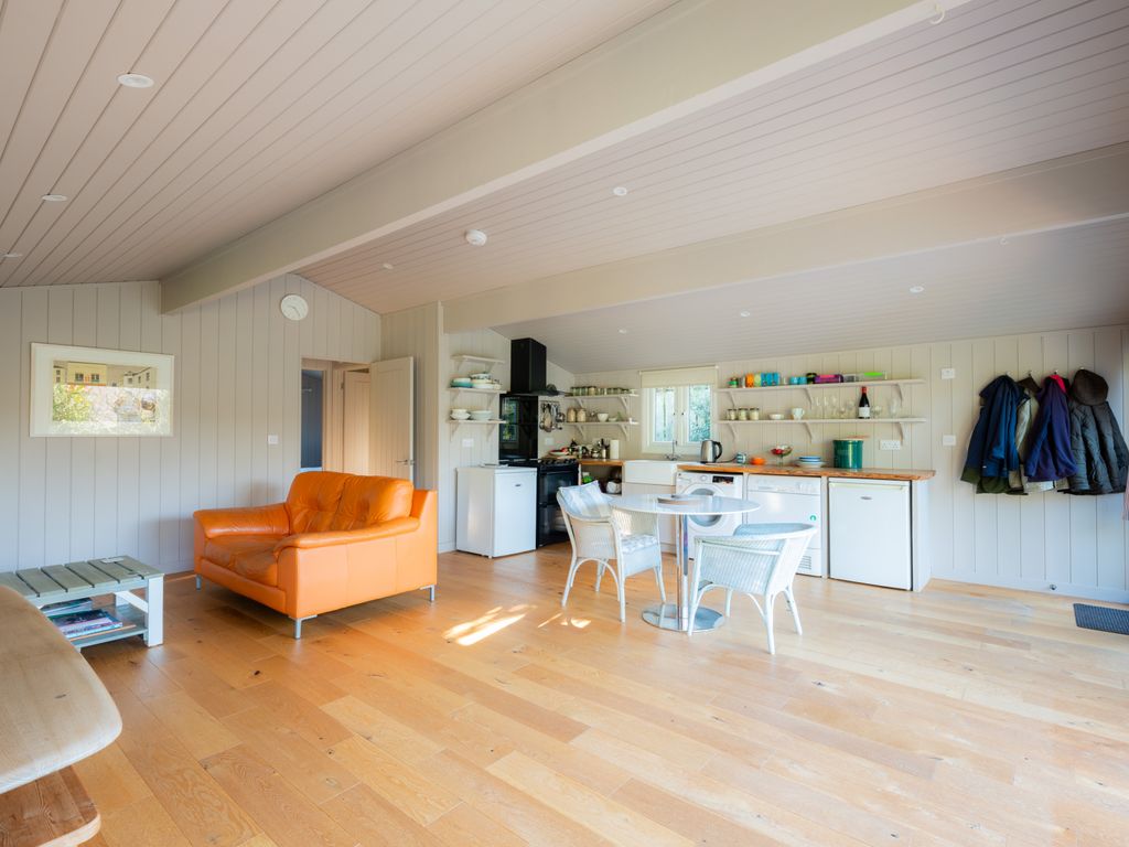 Property photo 2 of 12 Gallery