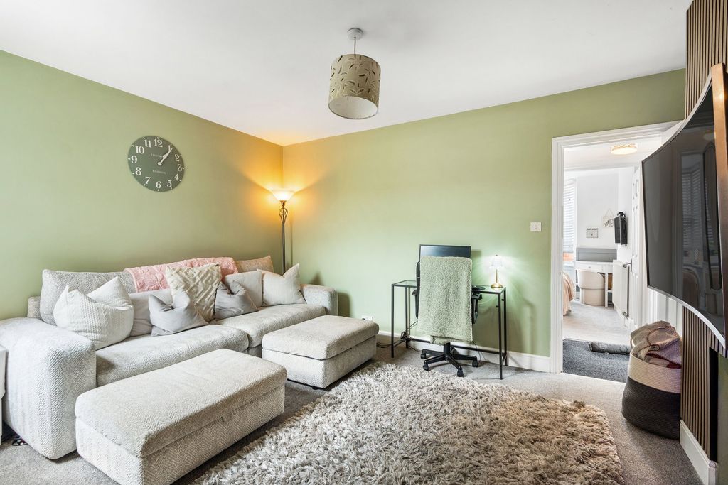 Property photo 2 of 16