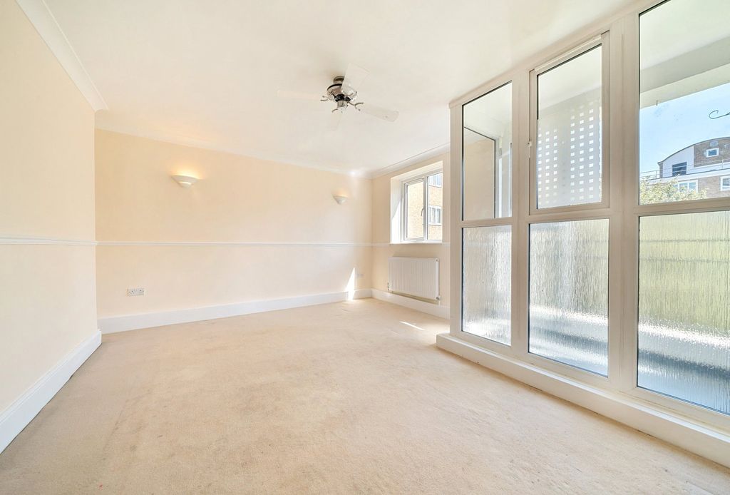 Property photo 1 of 5 Picture No. 06