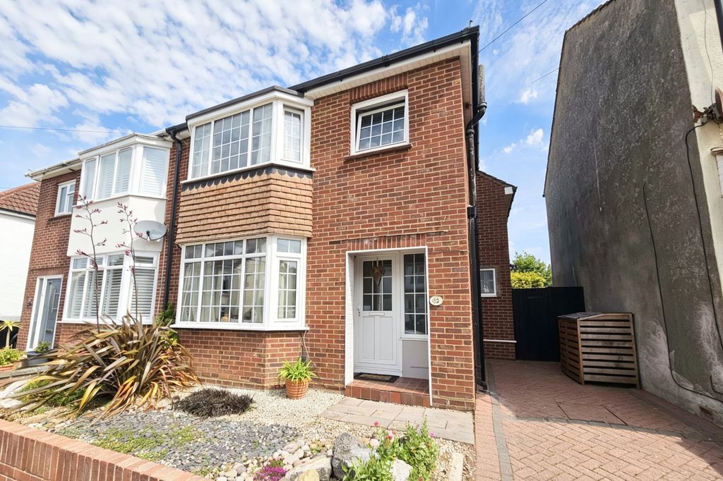 Property photo 1 of 12 Front