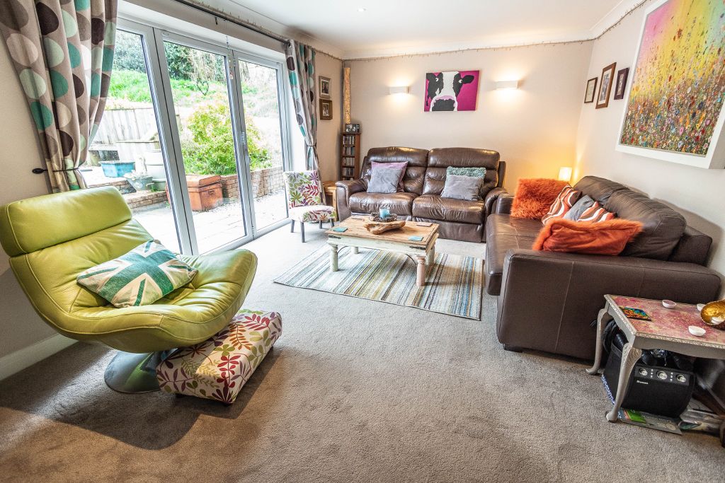 Property photo 2 of 25 Living Room