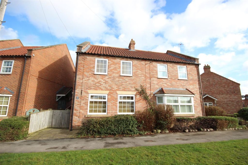 Property photo 1 of 12 Front