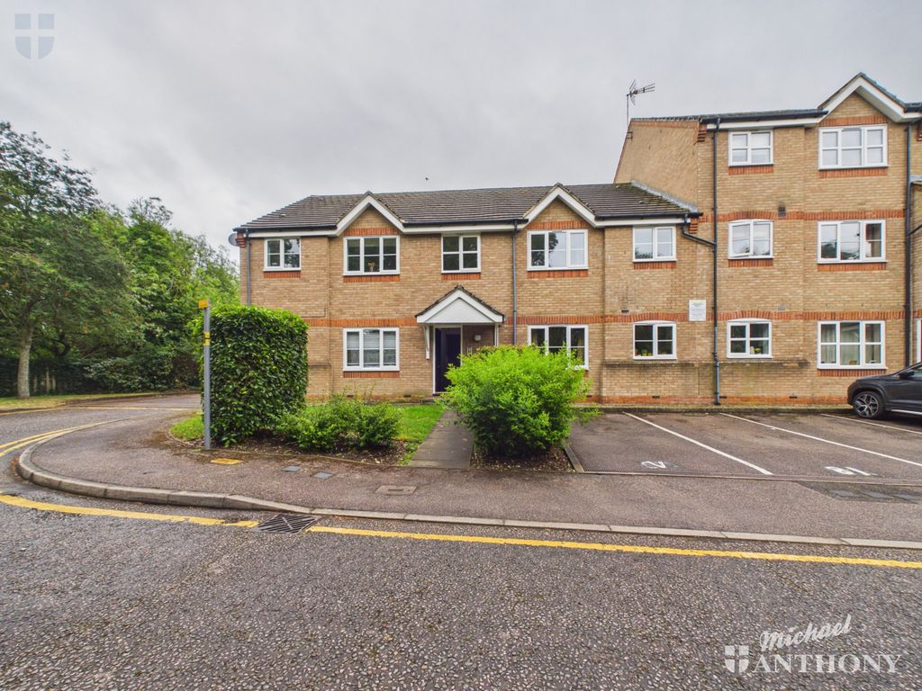 Property photo 1 of 10 Cam03218G0-Pr1049-Still001