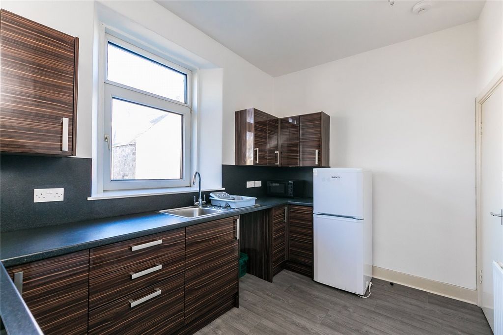 Property photo 2 of 8 Photo 2