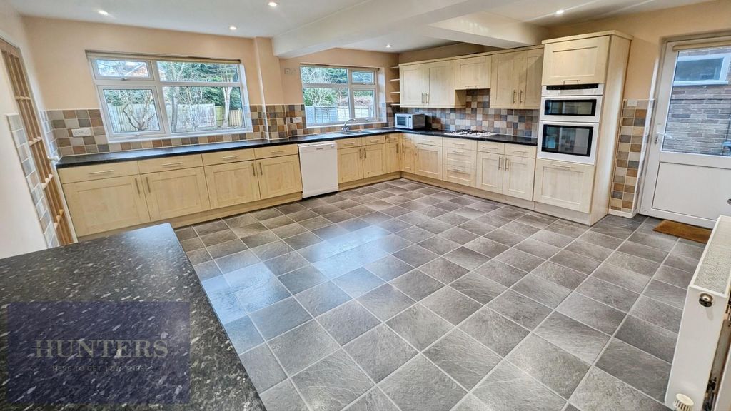 Property photo 2 of 15 449484d5-1000038325.Jpg