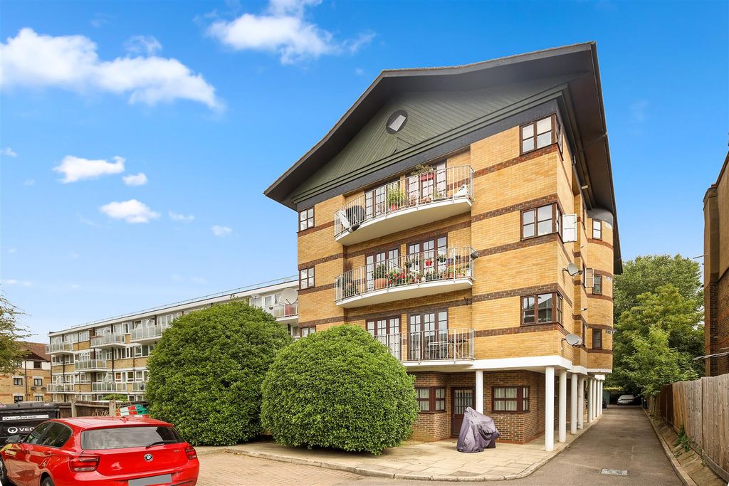 Property photo 1 of 11 Exterior