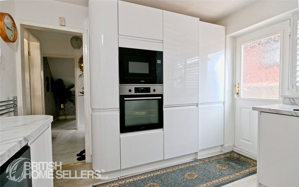 Property photo 3 of 21 3