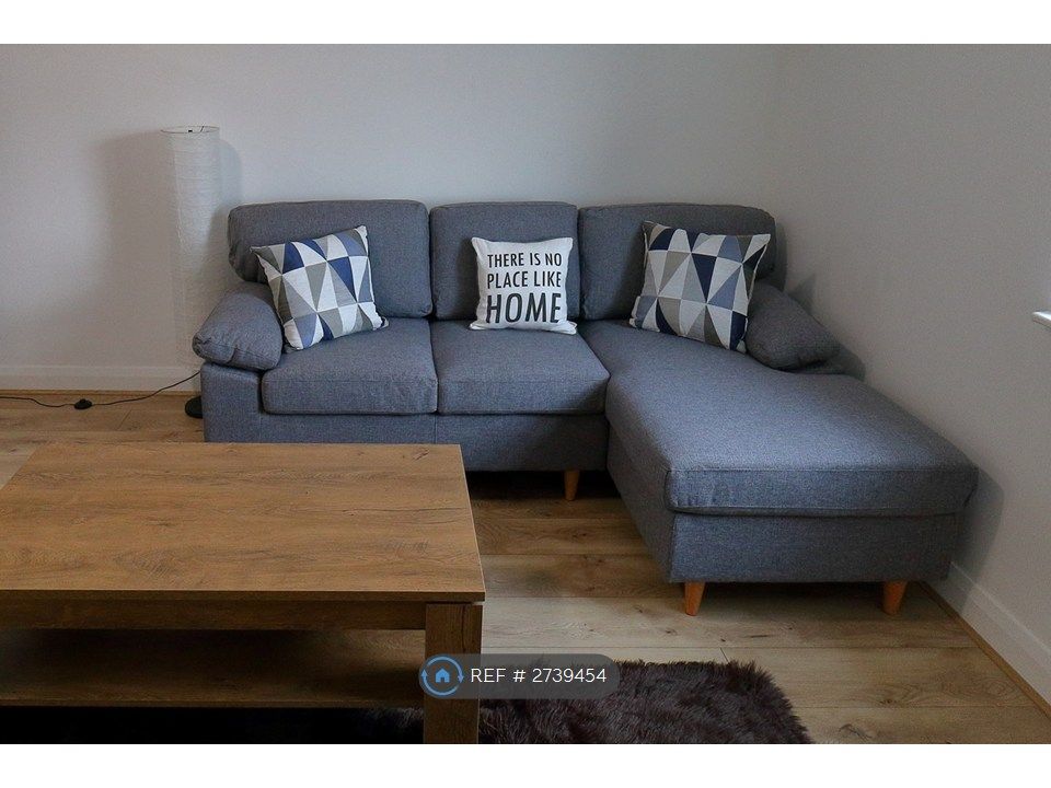 Property photo 2 of 16 Lounge