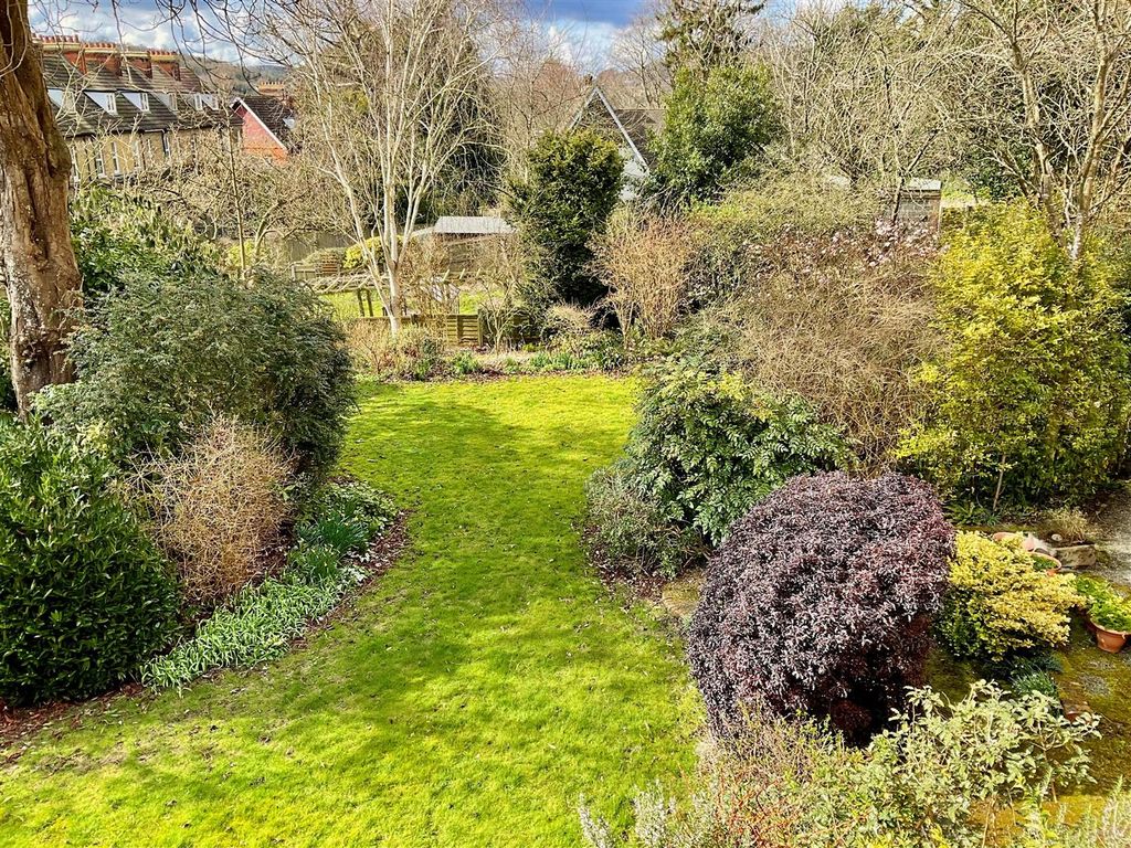 Property photo 3 of 61 Garden Pic2.Jpg