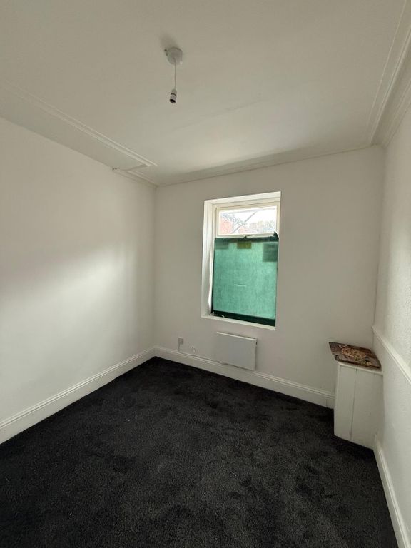 Property photo 2 of 28