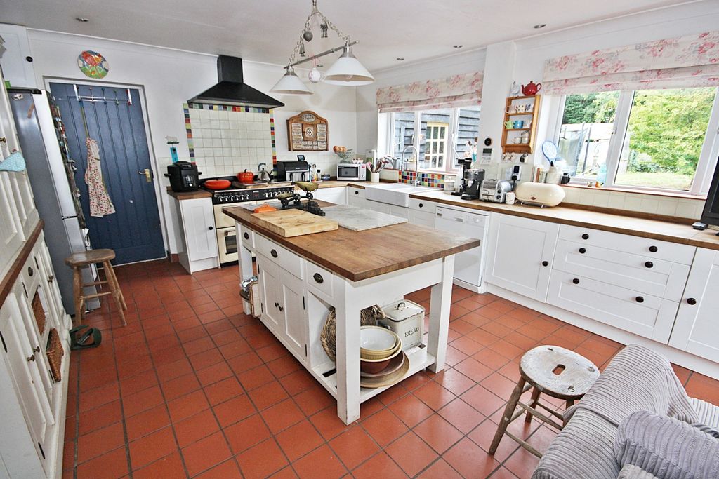 Property photo 3 of 13 4486376