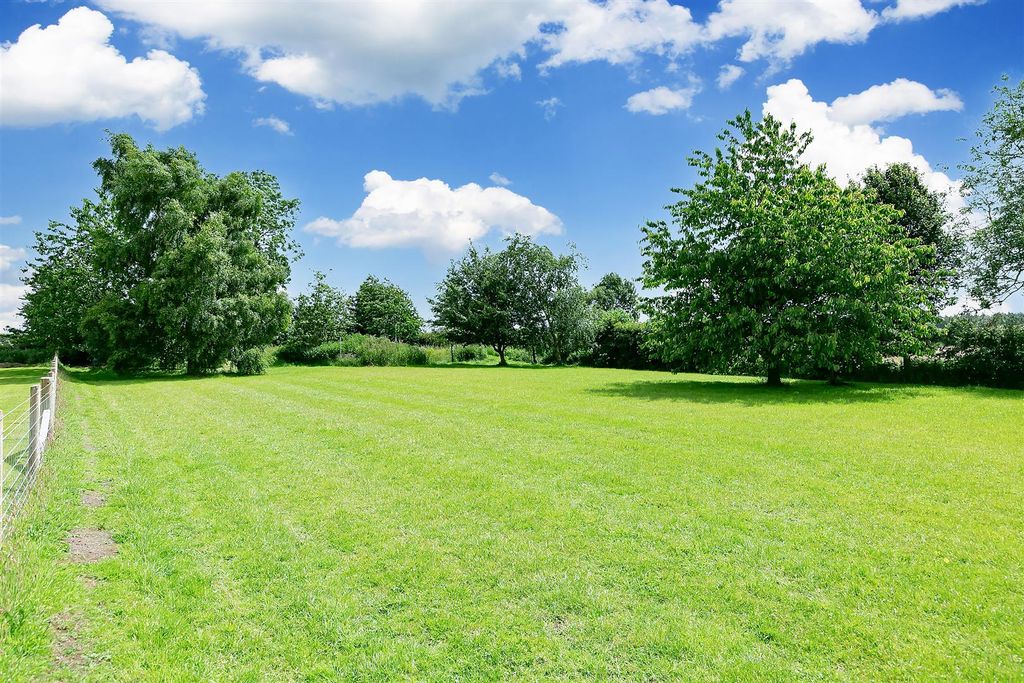 Property photo 3 of 30