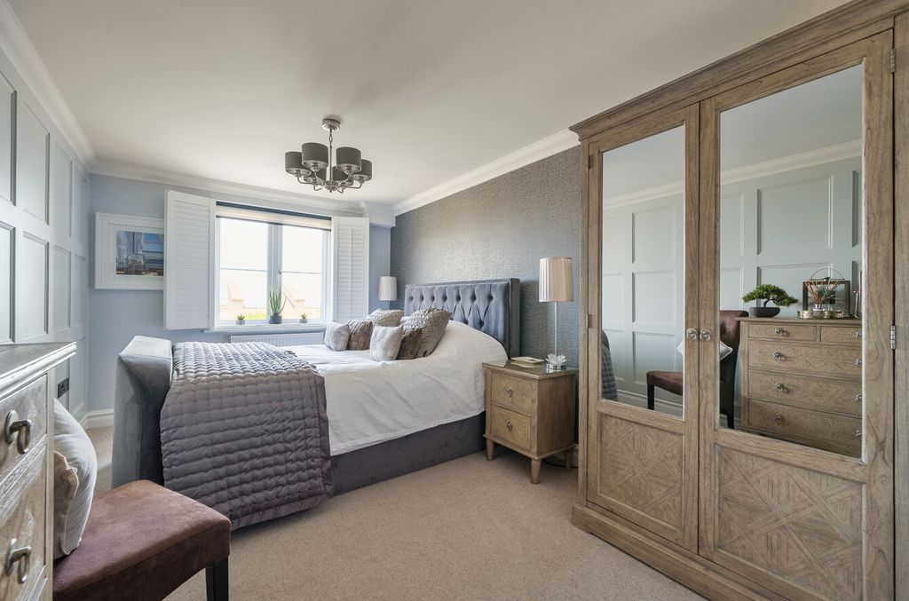 Property photo 3 of 28 1309505-8-684Ff01...