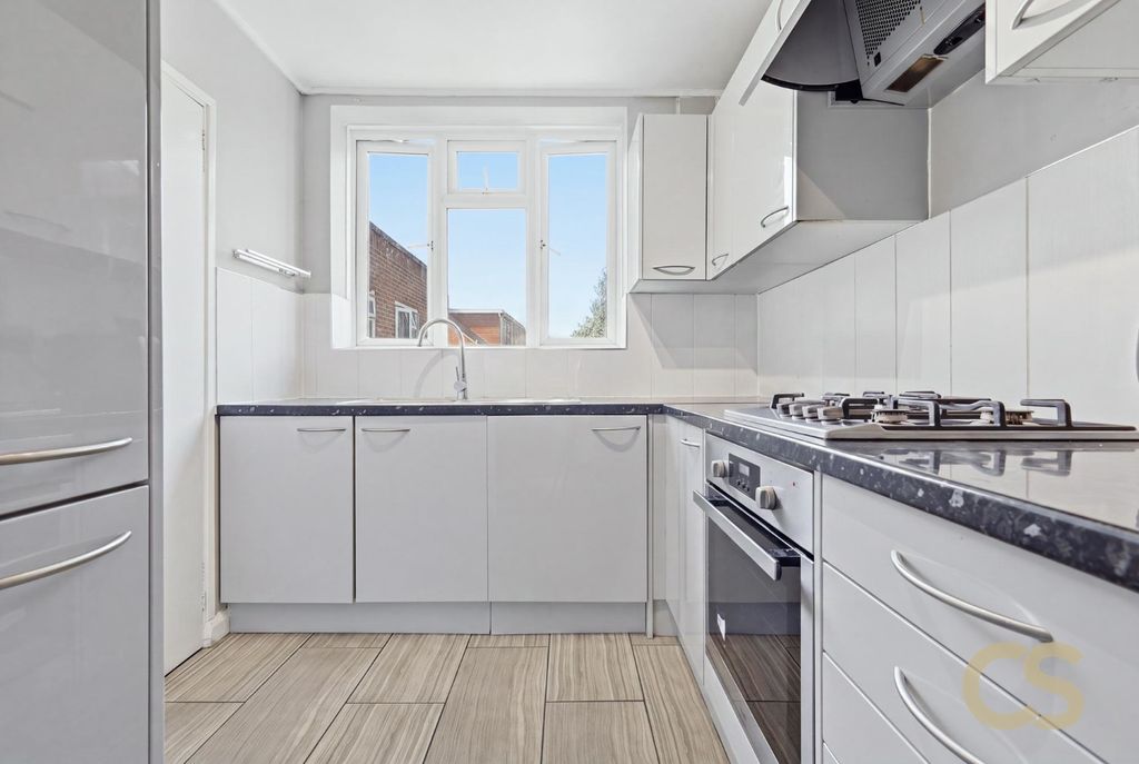Property photo 3 of 16 5335114