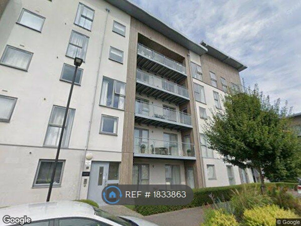 Property photo 1 of 1 Maidenhead - Two Bed, Two Bathroom, Top Floor