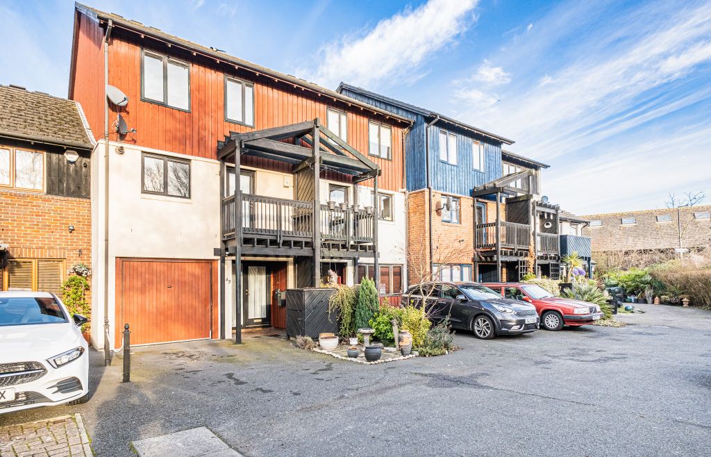 Property photo 1 of 16