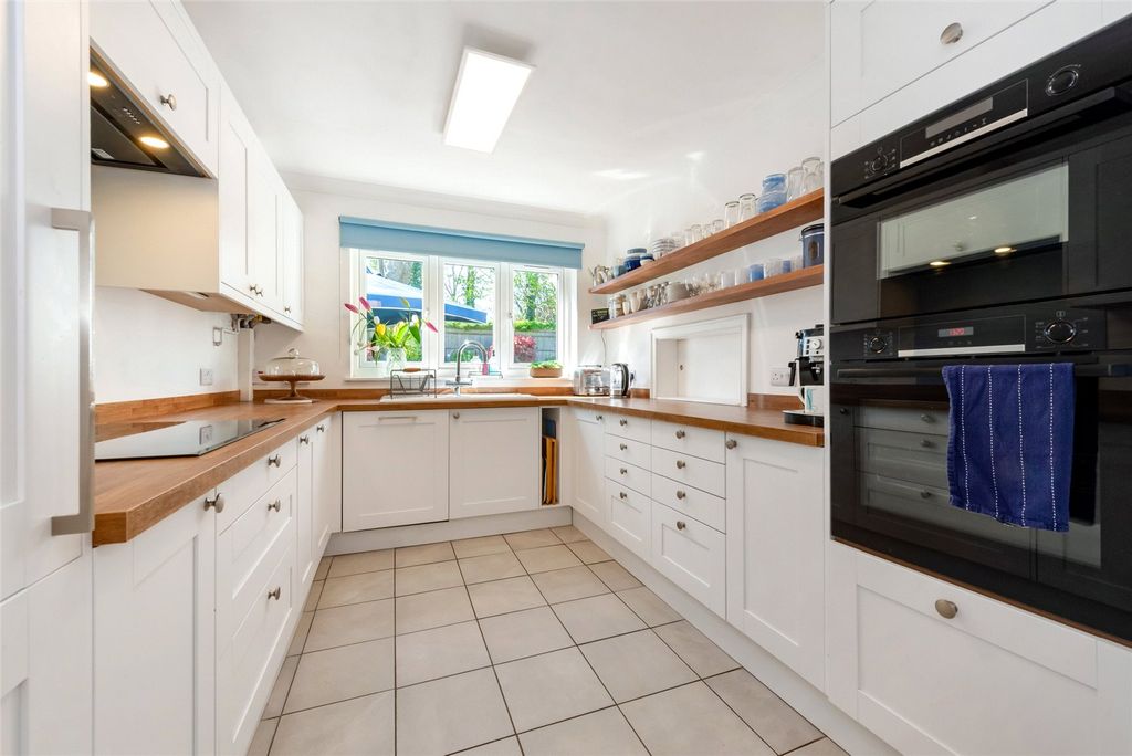 Property photo 2 of 15 Kitchen/Breakfast Ro